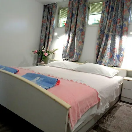 Apartma As Appartement Lesce (Upper Carniola)